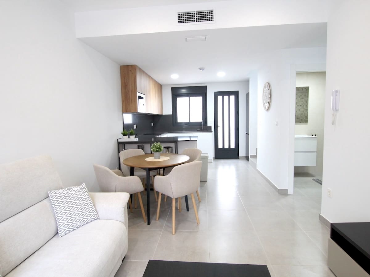 3 Zimmer Villa zu verkaufen in Pilar de la Horadada mit Pool - 345.000 € (Ref: 9671105)