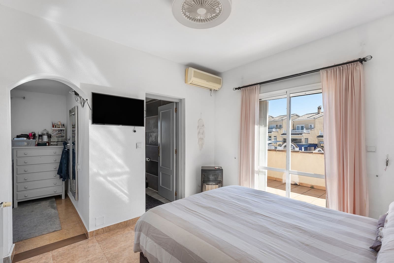 4 Zimmer Villa zu verkaufen in Benijofar mit Pool Garage - 369.900 € (Ref: 9671267)