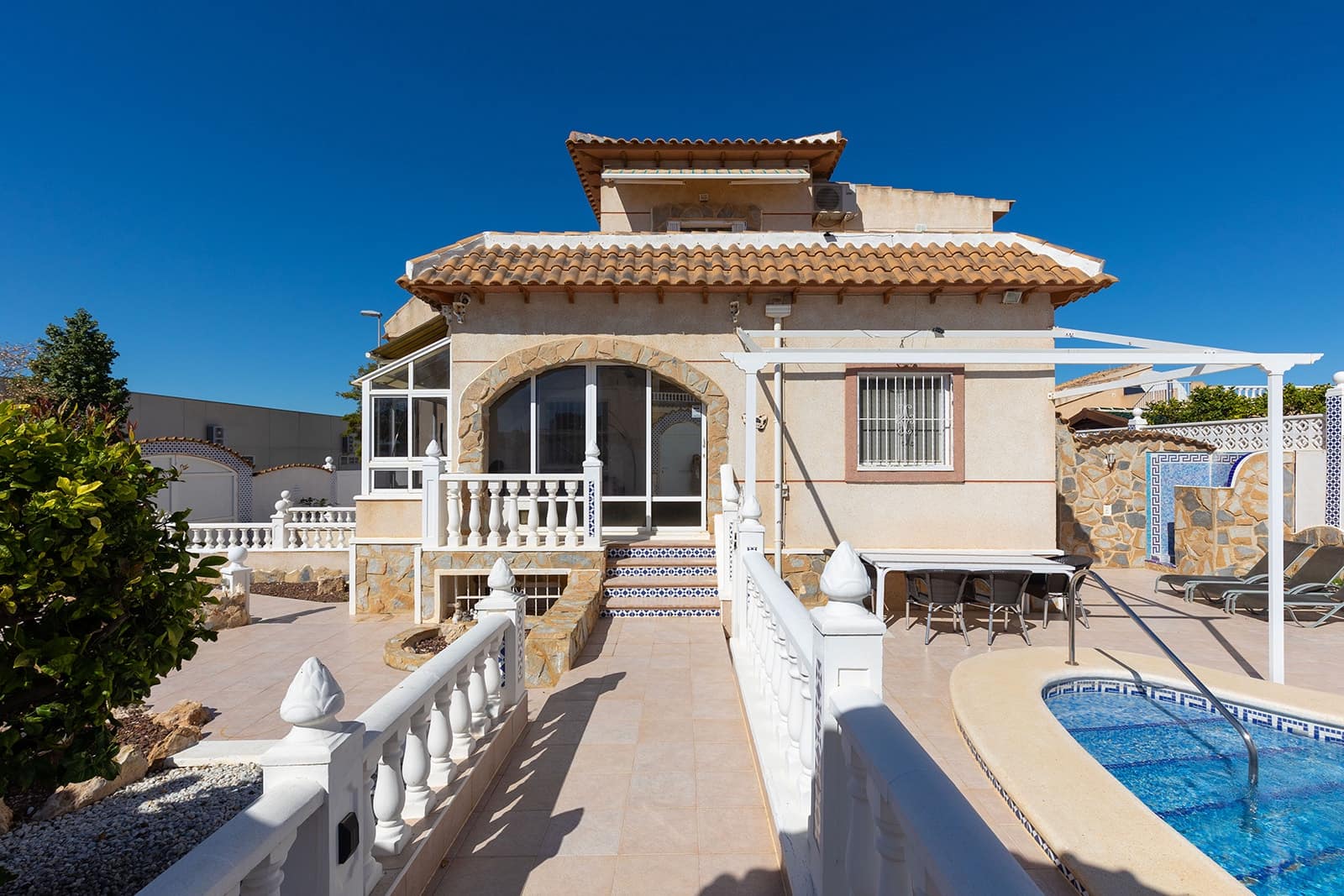 4 Zimmer Villa zu verkaufen in Benijofar mit Pool Garage - 369.900 € (Ref: 9671267)