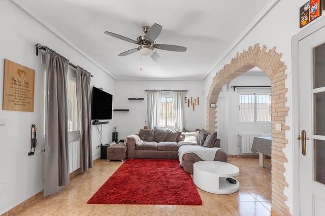 4 Zimmer Villa zu verkaufen in Benijófar mit Pool Garage - 369.900 € (Ref: 9671267)