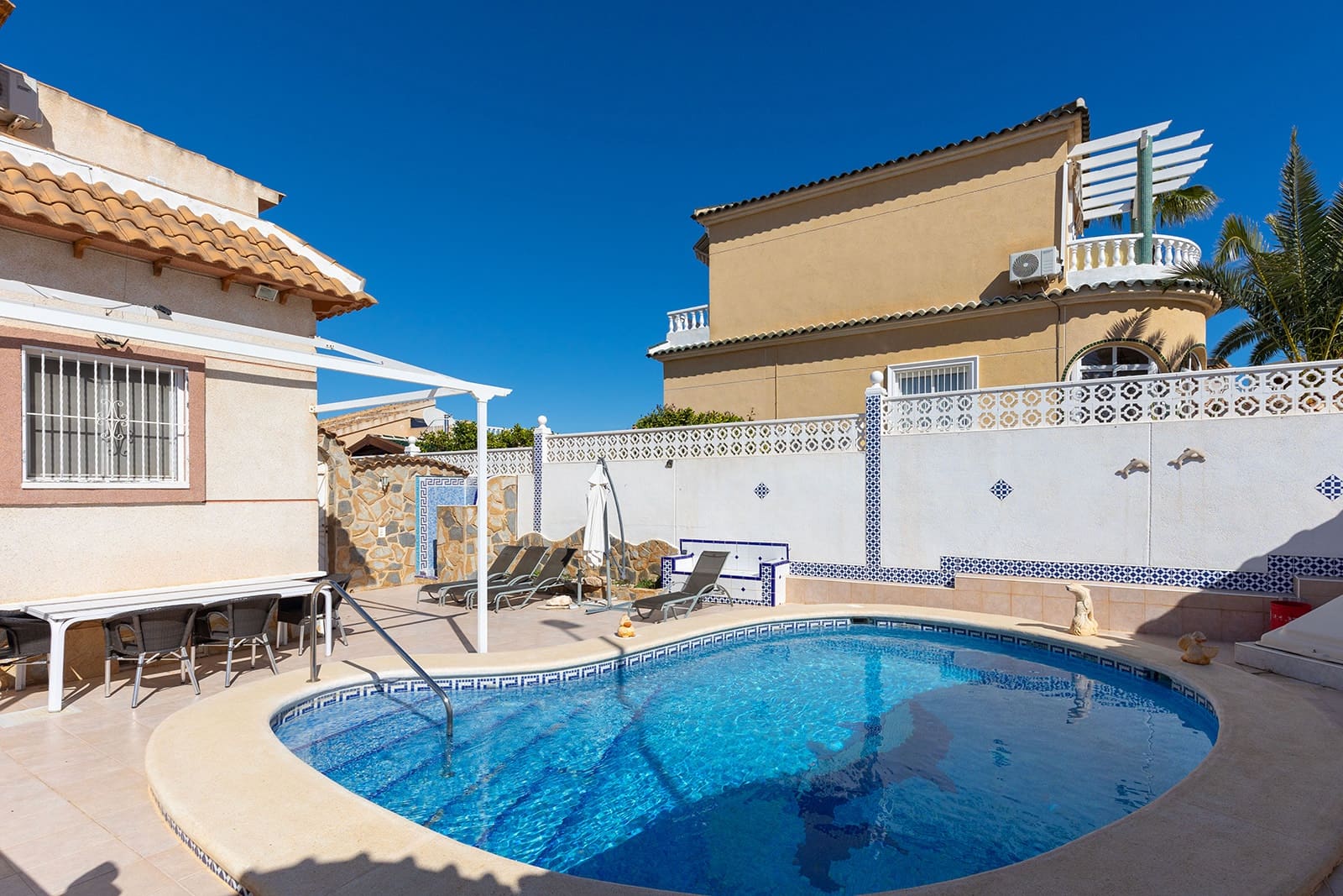 4 Zimmer Villa zu verkaufen in Benijofar mit Pool Garage - 369.900 € (Ref: 9671267)