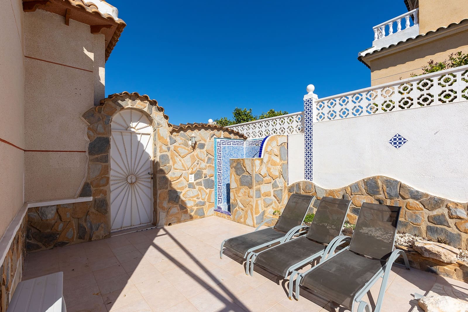 4 Zimmer Villa zu verkaufen in Benijofar mit Pool Garage - 369.900 € (Ref: 9671267)