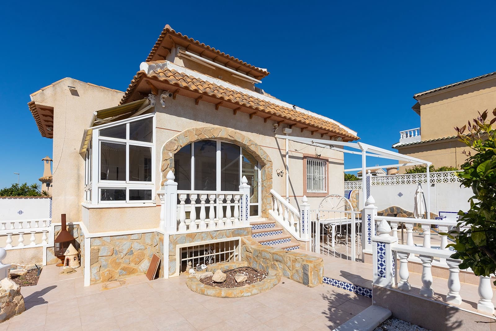 4 Zimmer Villa zu verkaufen in Benijofar mit Pool Garage - 369.900 € (Ref: 9671267)