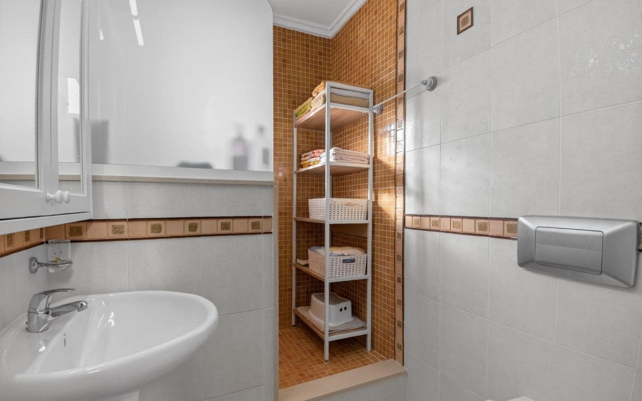 3 bedroom Terraced Villa for sale in Orihuela Costa with pool - € 239,000 (Ref: 9688483)