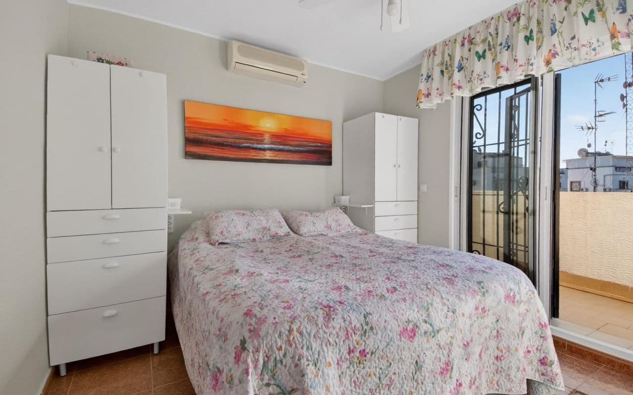 3 bedroom Terraced Villa for sale in Orihuela Costa with pool - € 239,000 (Ref: 9688483)