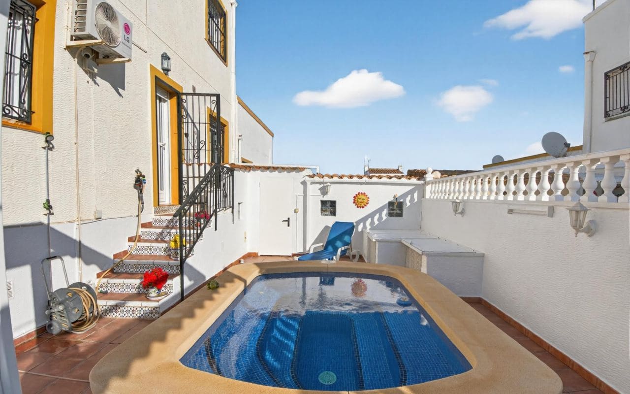 3 bedroom Terraced Villa for sale in Orihuela Costa with pool - € 239,000 (Ref: 9688483)
