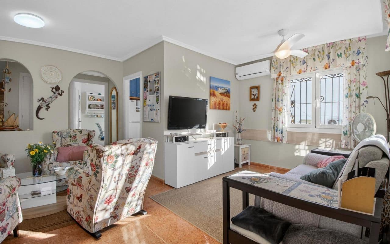 3 bedroom Terraced Villa for sale in Orihuela Costa with pool - € 239,000 (Ref: 9688483)