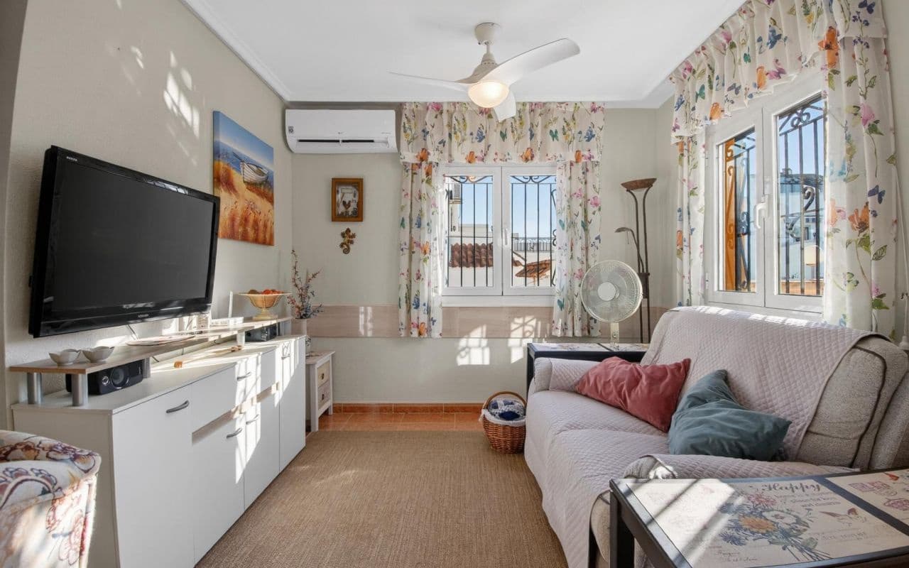 3 bedroom Terraced Villa for sale in Orihuela Costa with pool - € 239,000 (Ref: 9688483)