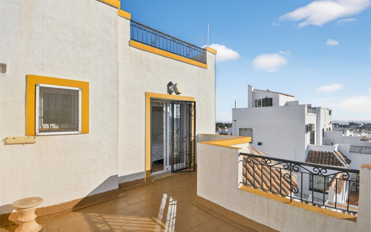 3 bedroom Terraced Villa for sale in Orihuela Costa with pool - € 239,000 (Ref: 9688483)