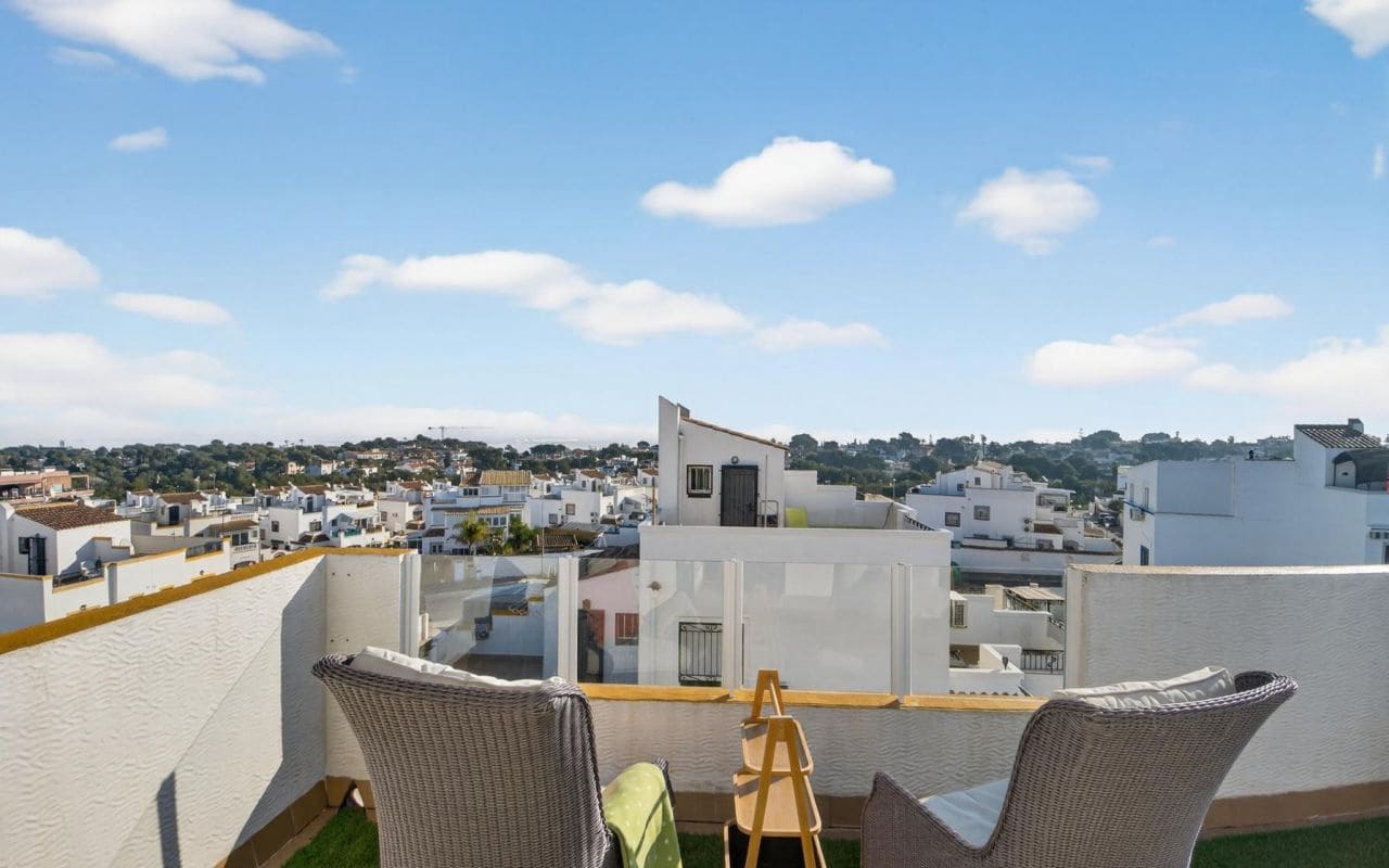 3 bedroom Terraced Villa for sale in Orihuela Costa with pool - € 239,000 (Ref: 9688483)