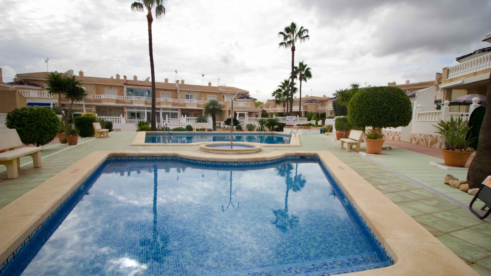 2 soveværelse Byhus til salg i Ciudad Quesada med swimmingpool - € 165.000 (Ref: 9696650)