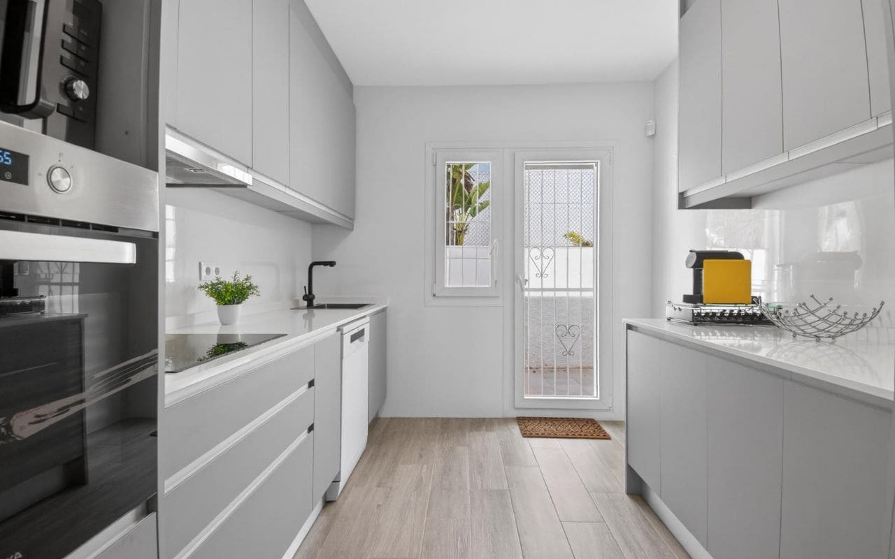 3 bedroom Villa for sale in Torrevieja with pool garage - € 735,000 (Ref: 9707967)