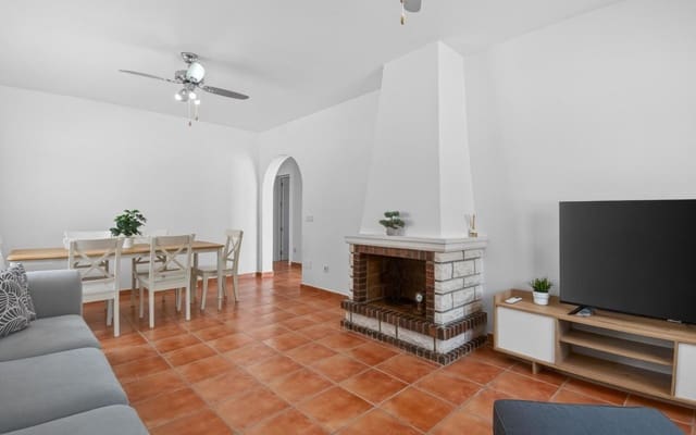 3 bedroom Villa for sale in Torrevieja with pool garage - € 735,000 (Ref: 9707967)