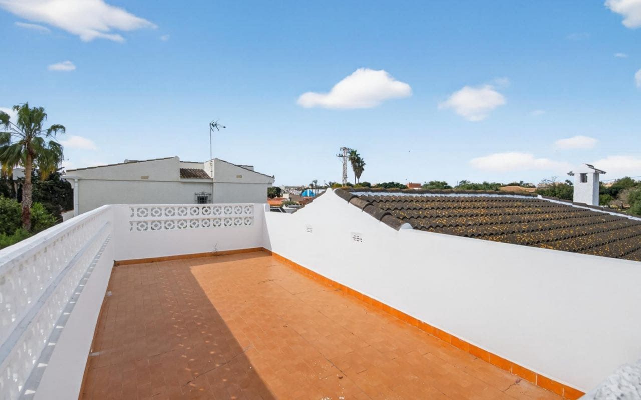 3 bedroom Villa for sale in Torrevieja with pool garage - € 735,000 (Ref: 9707967)