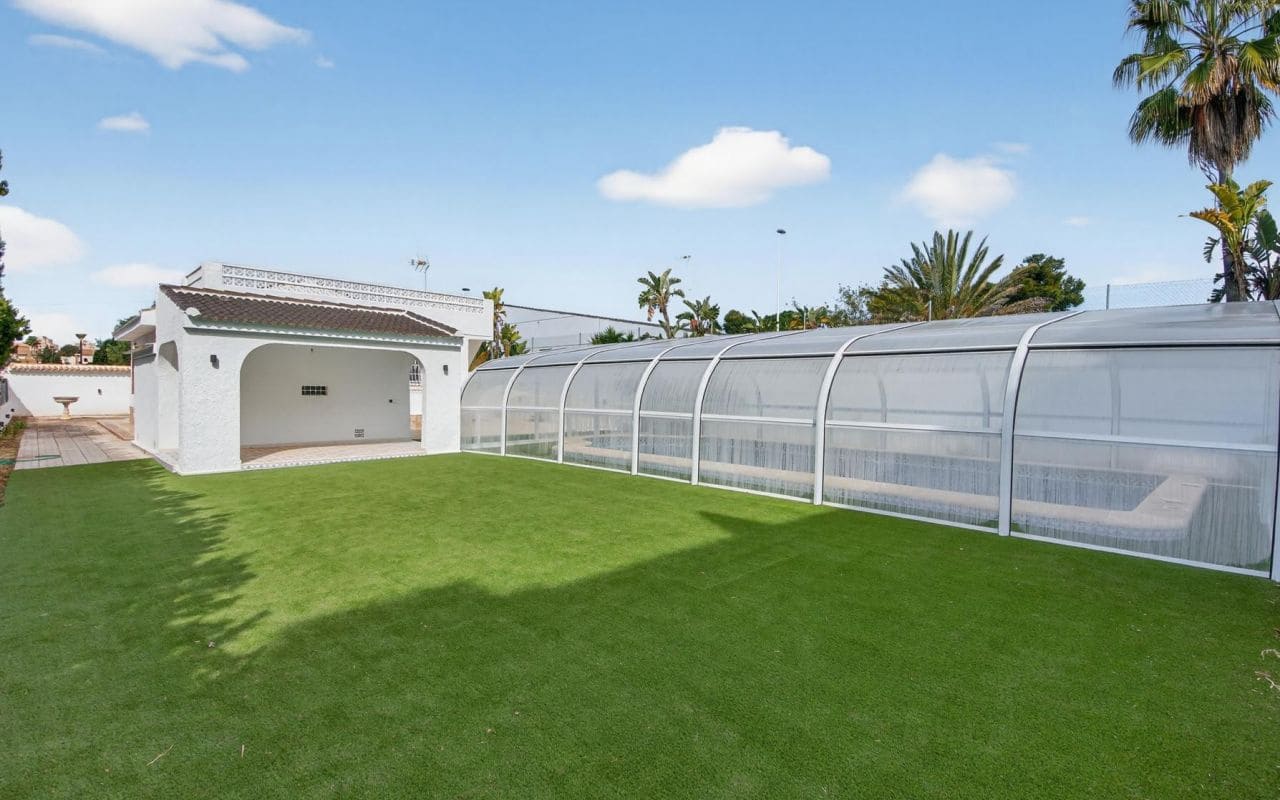 3 bedroom Villa for sale in Torrevieja with pool garage - € 735,000 (Ref: 9707967)