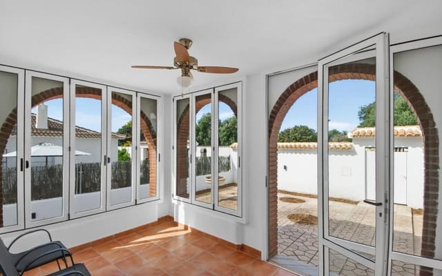 3 bedroom Villa for sale in Torrevieja with pool garage - € 735,000 (Ref: 9707967)