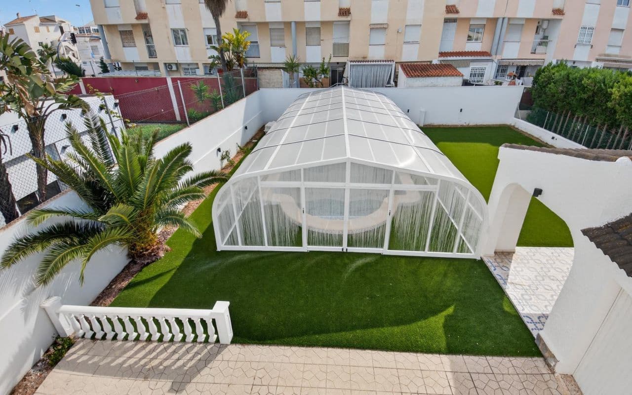 3 bedroom Villa for sale in Torrevieja with pool garage - € 735,000 (Ref: 9707967)