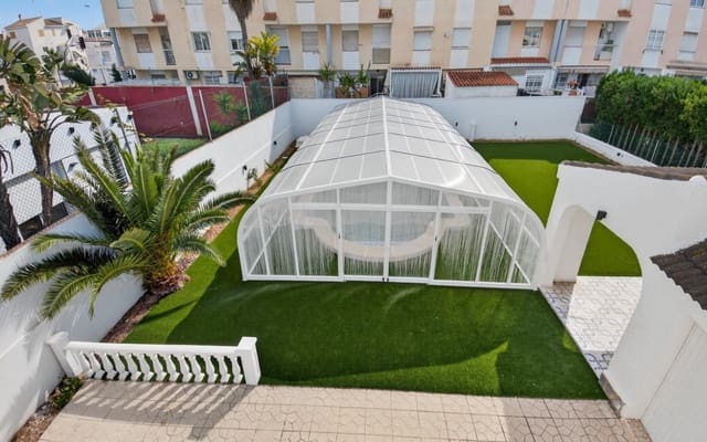 3 bedroom Villa for sale in Torrevieja with pool garage - € 735,000 (Ref: 9707967)