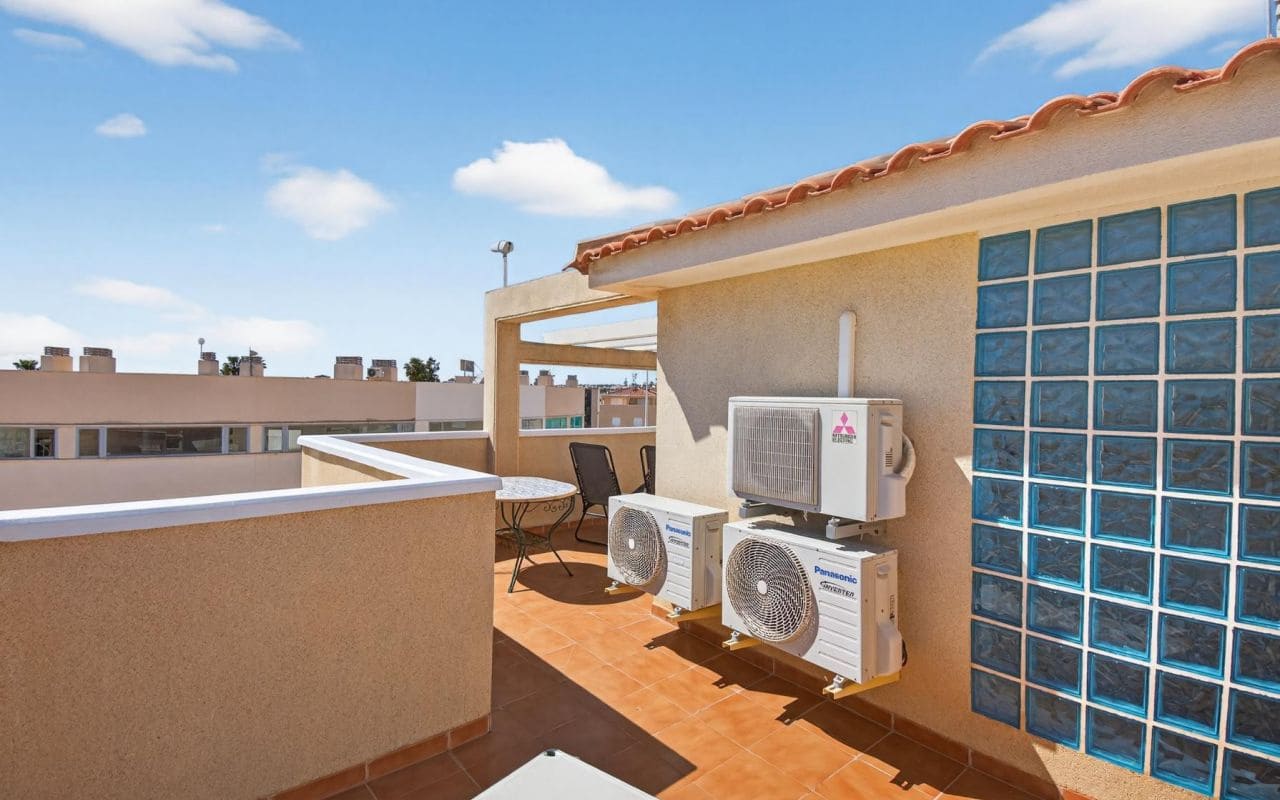 2 bedroom Terraced Villa for sale in Playa Flamenca with pool - € 309,000 (Ref: 9707968)