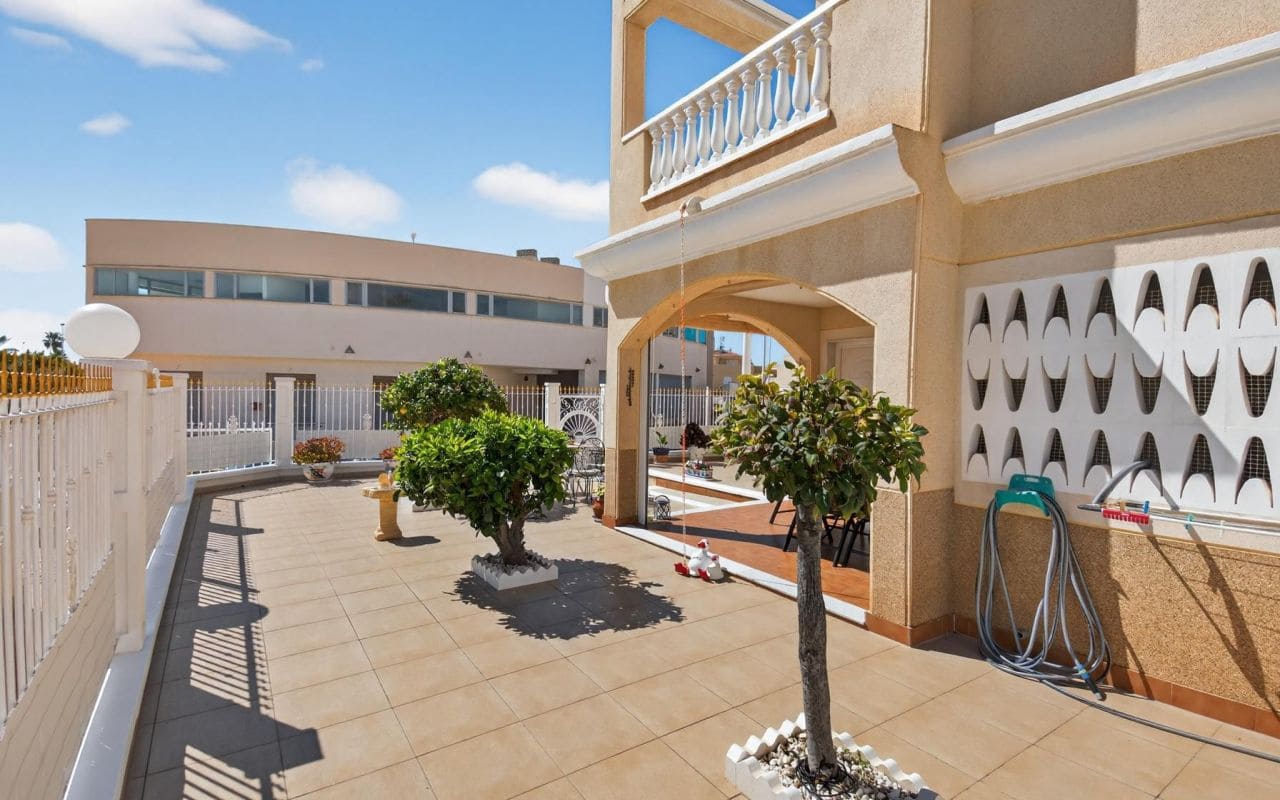 2 bedroom Terraced Villa for sale in Playa Flamenca with pool - € 309,000 (Ref: 9707968)