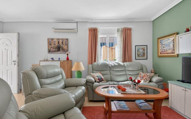 2 soveværelse Rækkehus til salg i Playa Flamenca, Orihuela med swimmingpool - € 309.000 (Ref: 9707968)