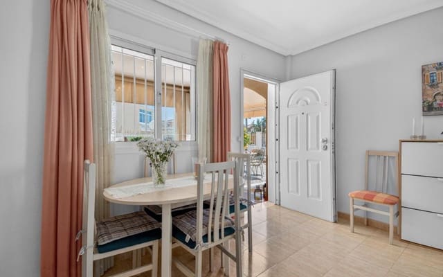 2 soveværelse Rækkehus til salg i Playa Flamenca, Orihuela med swimmingpool - € 309.000 (Ref: 9707968)