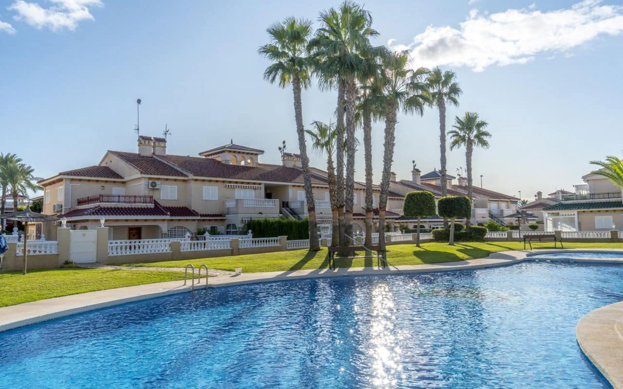 2 bedroom Terraced Villa for sale in Playa Flamenca with pool - € 309,000 (Ref: 9707968)