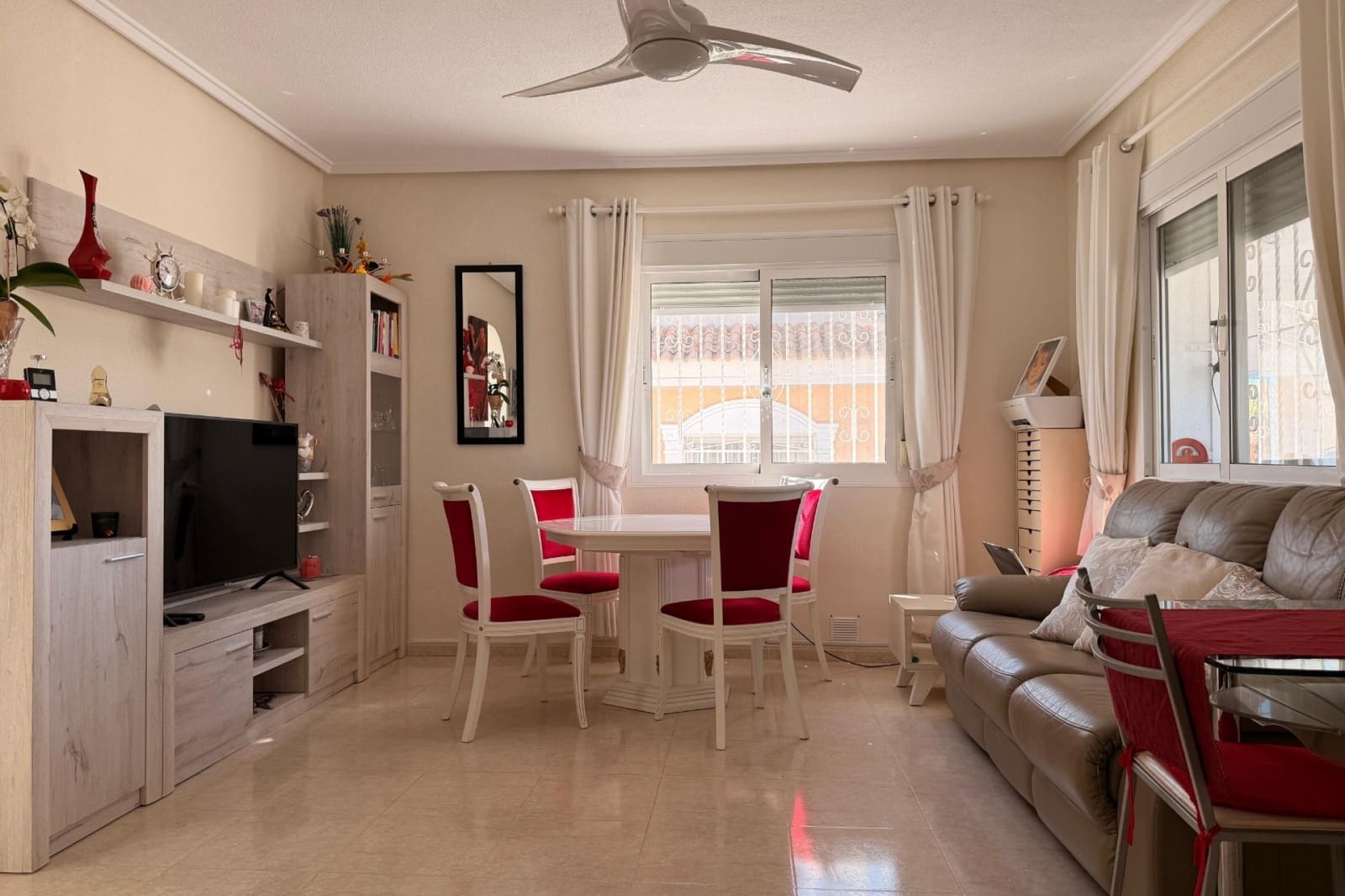 2 sovrum Villa till salu i Ciudad Quesada med pool - 249 000 € (Ref: 9716678)