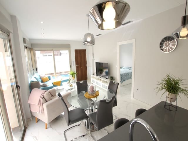 Chalet de 3 habitaciones en Villamartin, Orihuela en venta con piscina - 365.000 € (Ref: 9720588)