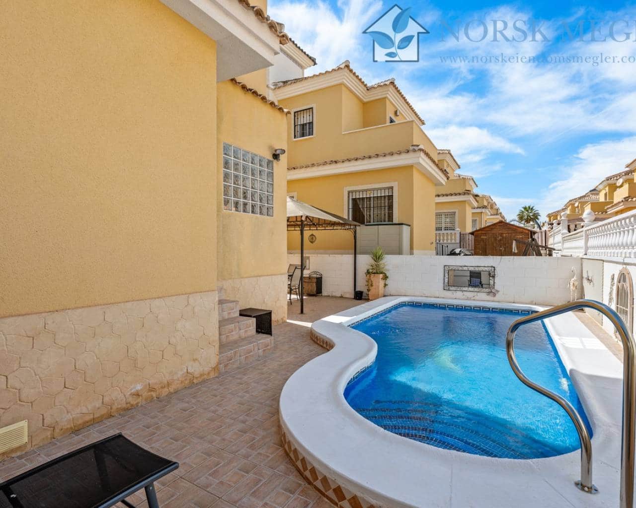 3 bedroom Villa for sale in Algorfa with pool - € 295,000 (Ref: 9720589)