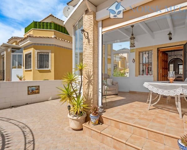 3 bedroom Villa for sale in Algorfa with pool - € 295,000 (Ref: 9720589)