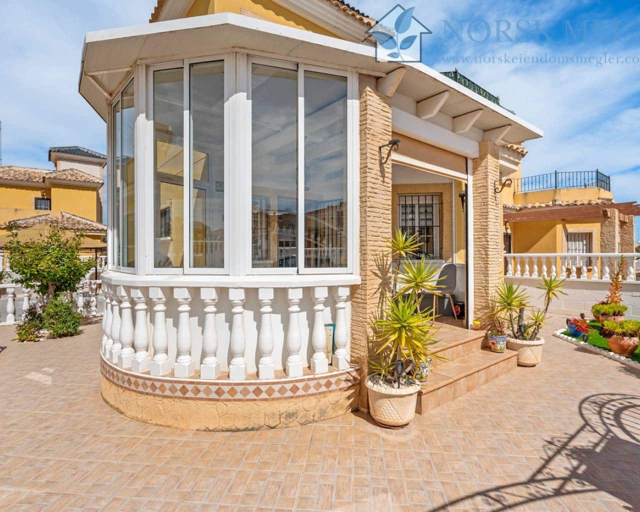 3 bedroom Villa for sale in Algorfa with pool - € 295,000 (Ref: 9720589)