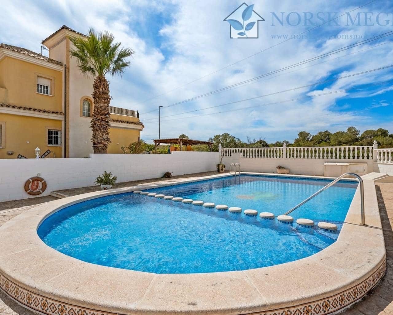 3 bedroom Villa for sale in Algorfa with pool - € 295,000 (Ref: 9720589)