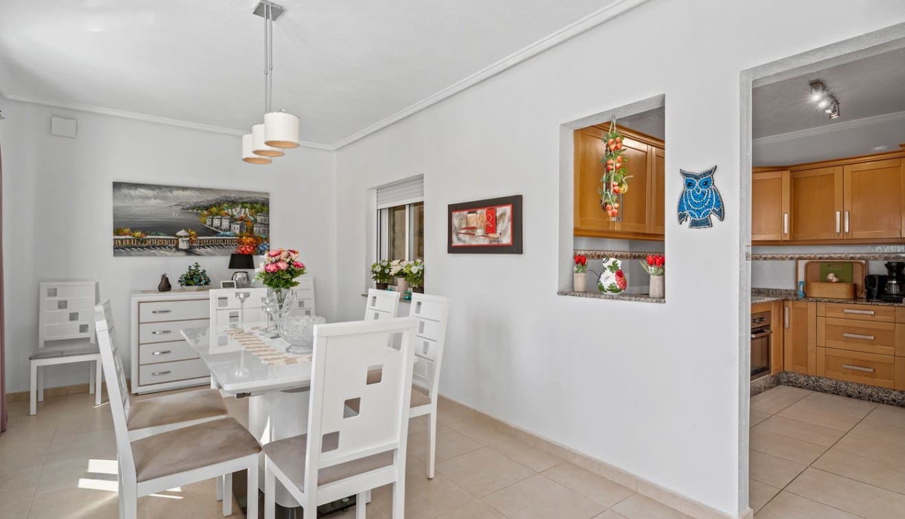 Chalet de 2 habitaciones en Ciudad Quesada en venta con piscina - 365.000 € (Ref: 9723868)