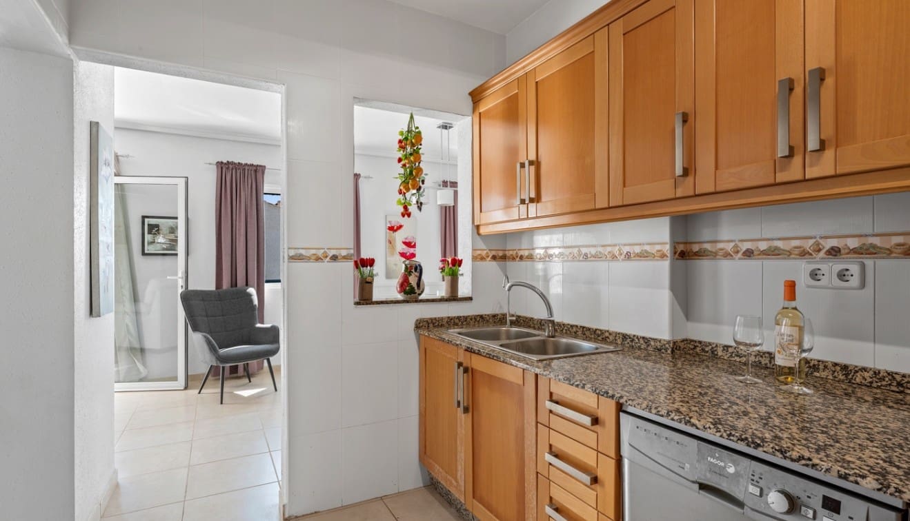 Chalet de 2 habitaciones en Ciudad Quesada en venta con piscina - 365.000 € (Ref: 9723868)