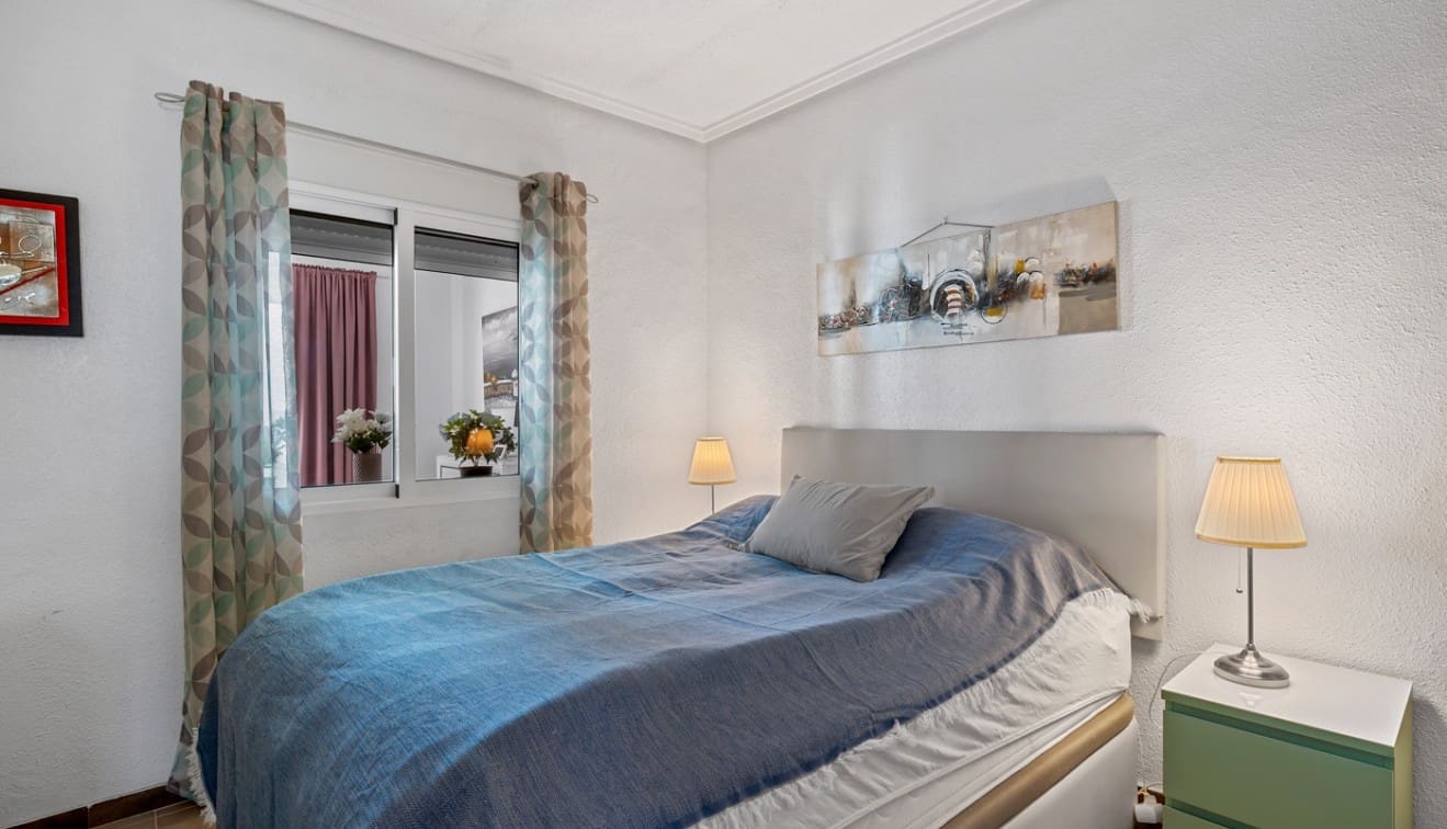 Chalet de 2 habitaciones en Ciudad Quesada en venta con piscina - 365.000 € (Ref: 9723868)