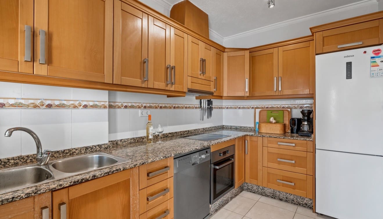 Chalet de 2 habitaciones en Ciudad Quesada en venta con piscina - 365.000 € (Ref: 9723868)