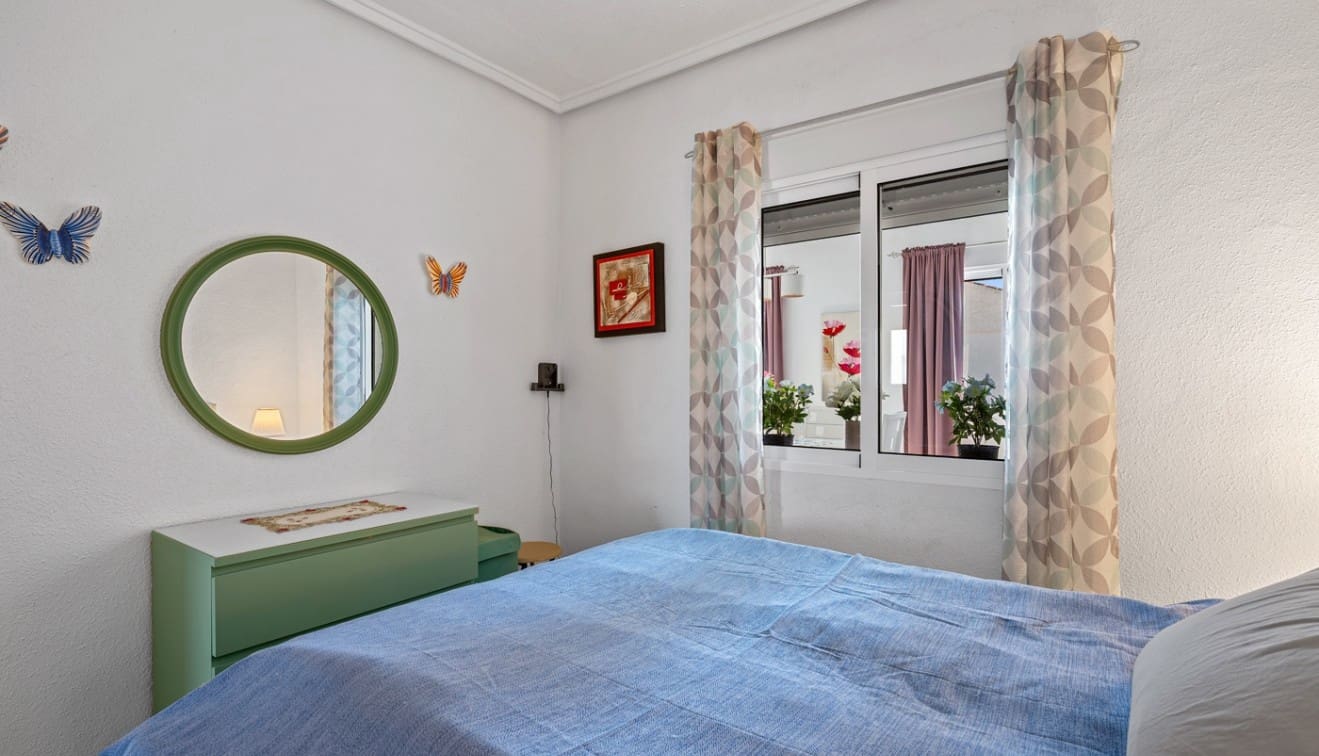 Chalet de 2 habitaciones en Ciudad Quesada en venta con piscina - 365.000 € (Ref: 9723868)