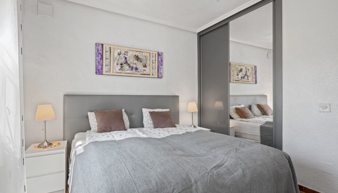 Chalet de 2 habitaciones en Ciudad Quesada en venta con piscina - 365.000 € (Ref: 9723868)