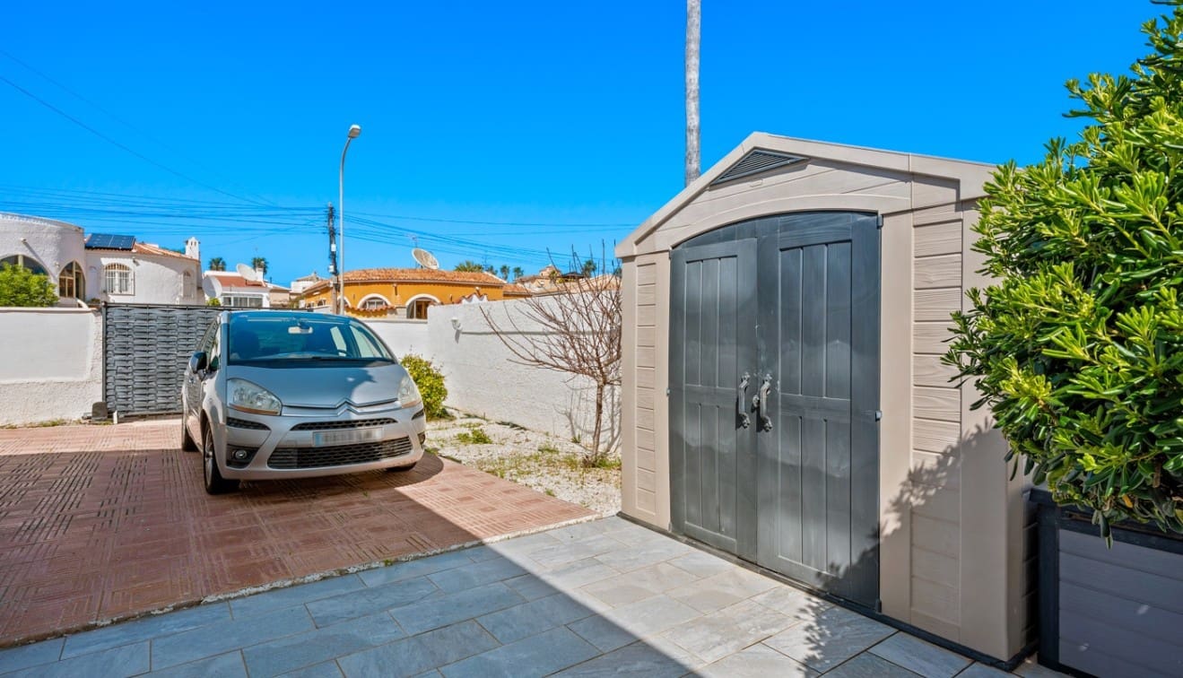 Chalet de 2 habitaciones en Ciudad Quesada en venta con piscina - 365.000 € (Ref: 9723868)