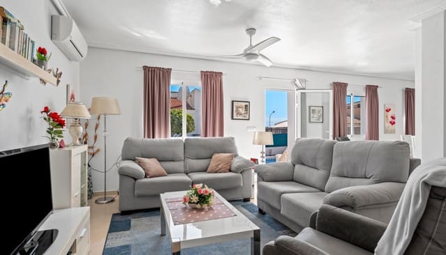 2 bedroom Villa for sale in Ciudad Quesada, Rojales with pool - € 365,000 (Ref: 9723868)