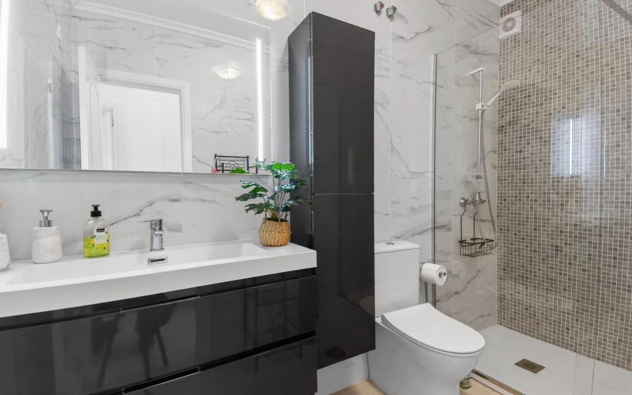 2 soverom Bungalow til salgs i Playa Flamenca med svømmebasseng - € 295 000 (Ref: 9725007)