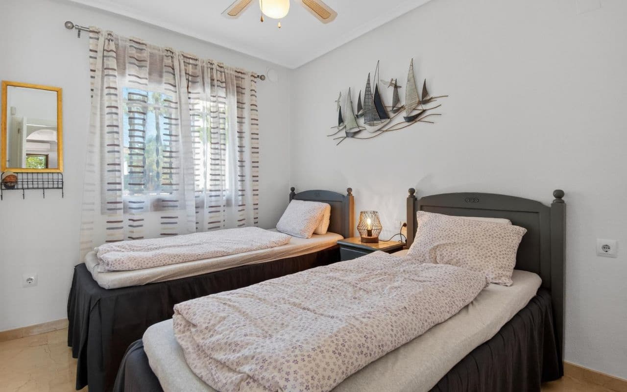 2 soverom Bungalow til salgs i Playa Flamenca med svømmebasseng - € 295 000 (Ref: 9725007)