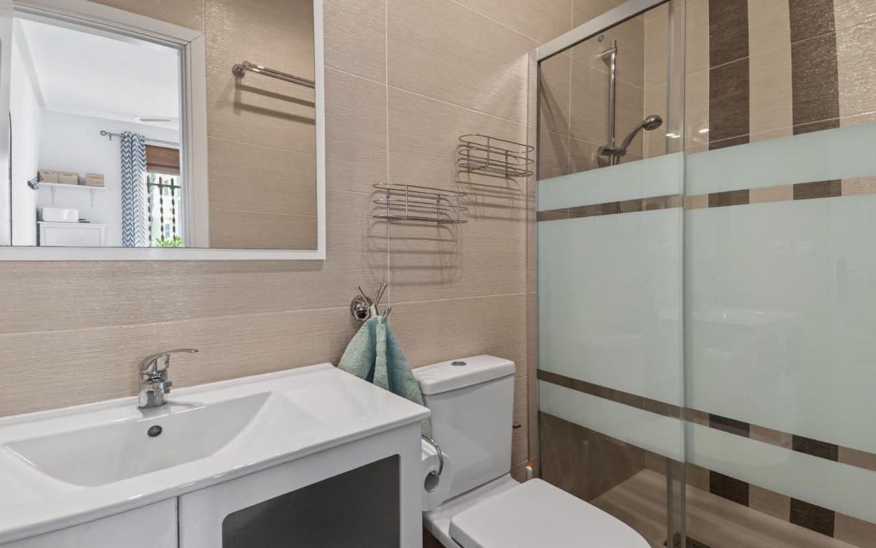 2 soverom Bungalow til salgs i Playa Flamenca med svømmebasseng - € 295 000 (Ref: 9725007)