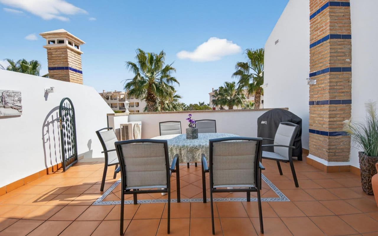 2 soverom Bungalow til salgs i Playa Flamenca med svømmebasseng - € 295 000 (Ref: 9725007)