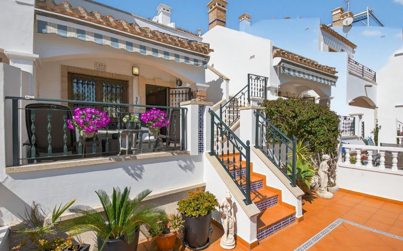 2 soverom Bungalow til salgs i Playa Flamenca med svømmebasseng - € 295 000 (Ref: 9725007)