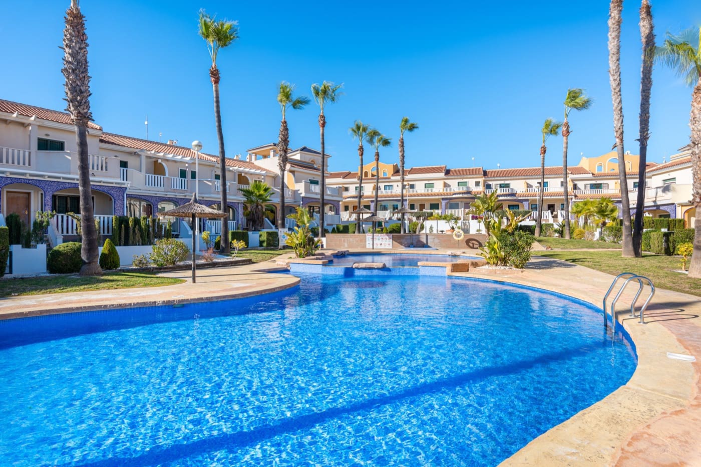 2 bedroom Apartment for sale in Ciudad Quesada with pool - € 229,000 (Ref: 9730485)