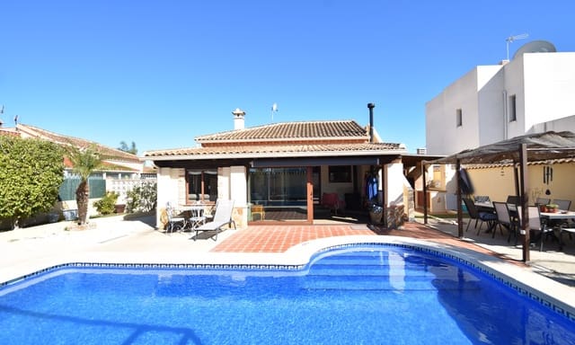 3 bedroom Villa for sale in Formentera del Segura with pool - € 397,500 (Ref: 9733925)