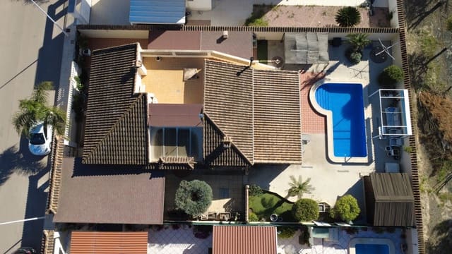 3 bedroom Villa for sale in Formentera del Segura with pool - € 397,500 (Ref: 9733925)