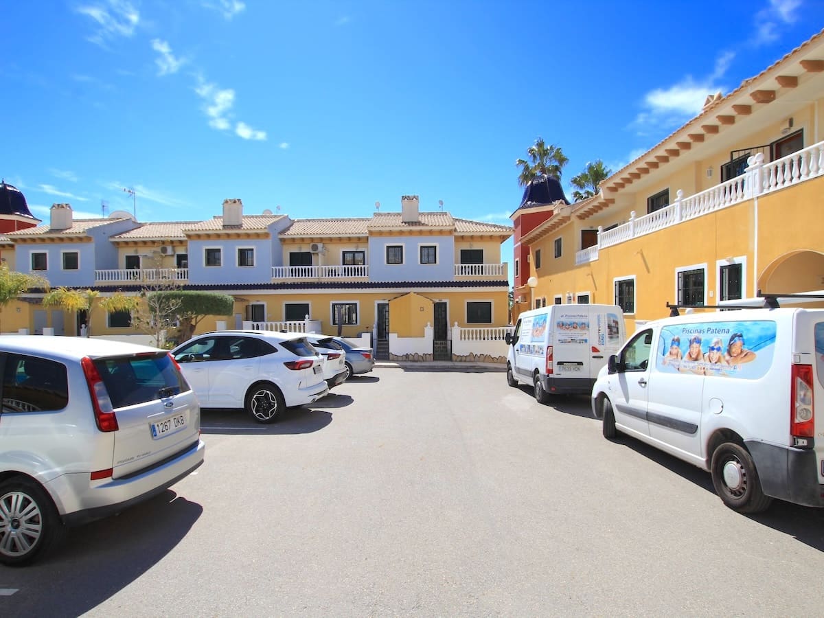 2 bedroom Apartment for sale in Ciudad Quesada with pool - € 169,950 (Ref: 9740101)